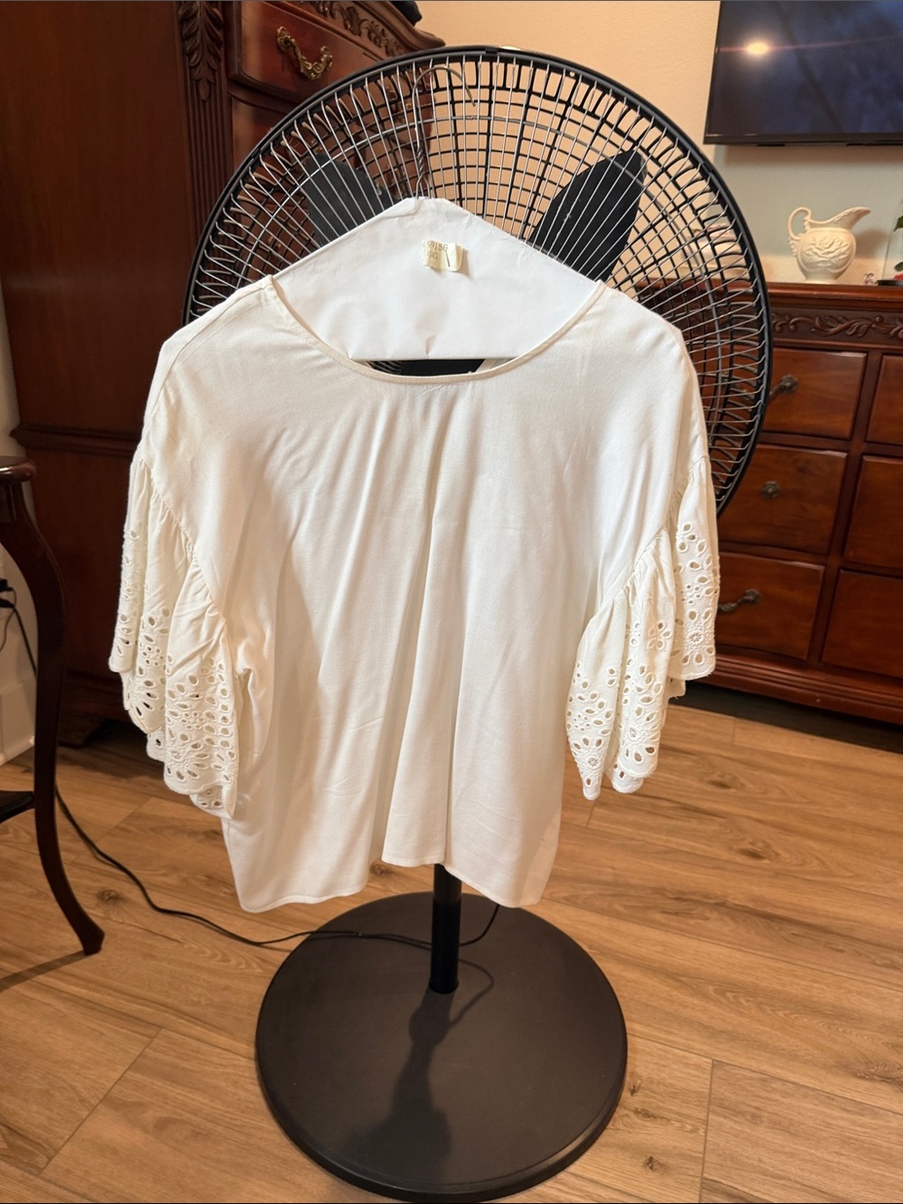 Style Envy White Eyelet Flutter-Sleeve Blouse